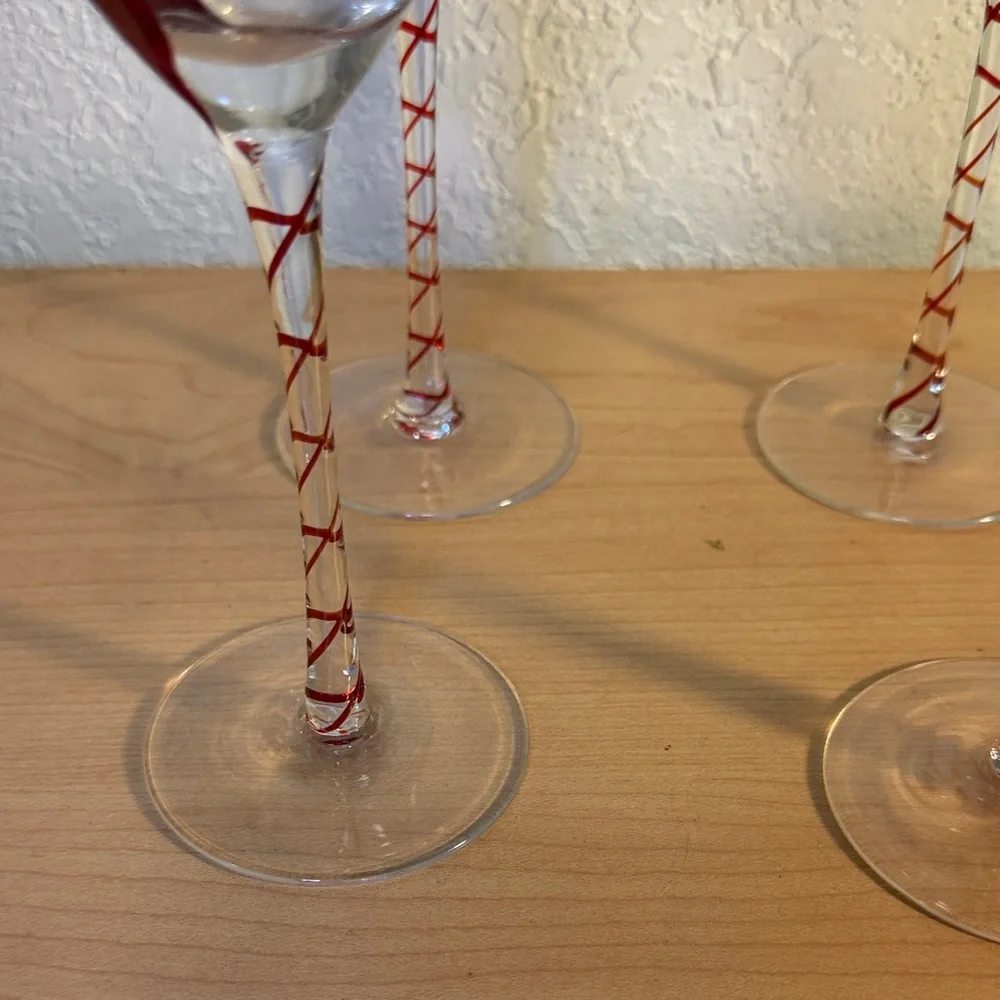 PIER 1 IMPORTS Clear Wine Glasses with Red & Green Stem – Set of 4